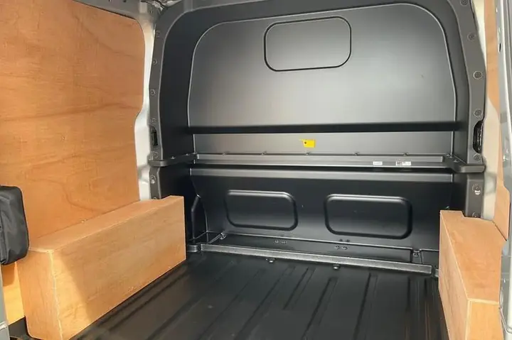 Ford Transit 2025 photo 4