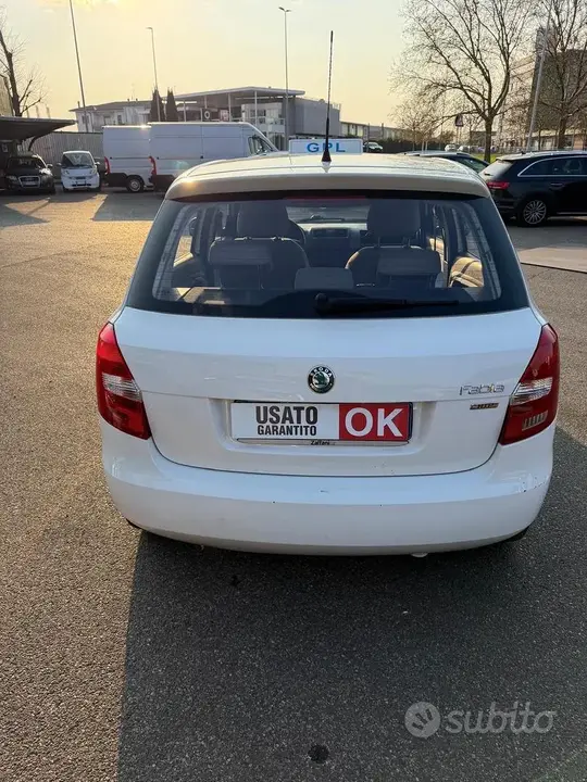 Skoda Fabia 2012 photo 5