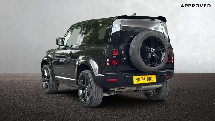 Land Rover Defender 90 2024 photo 2