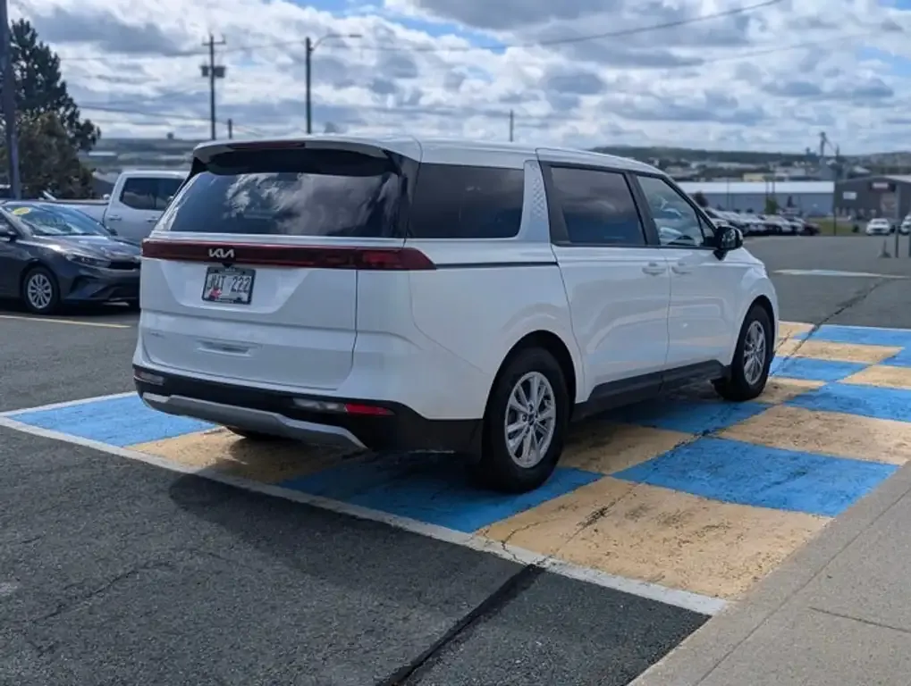 Kia Carnival 2024 photo 4