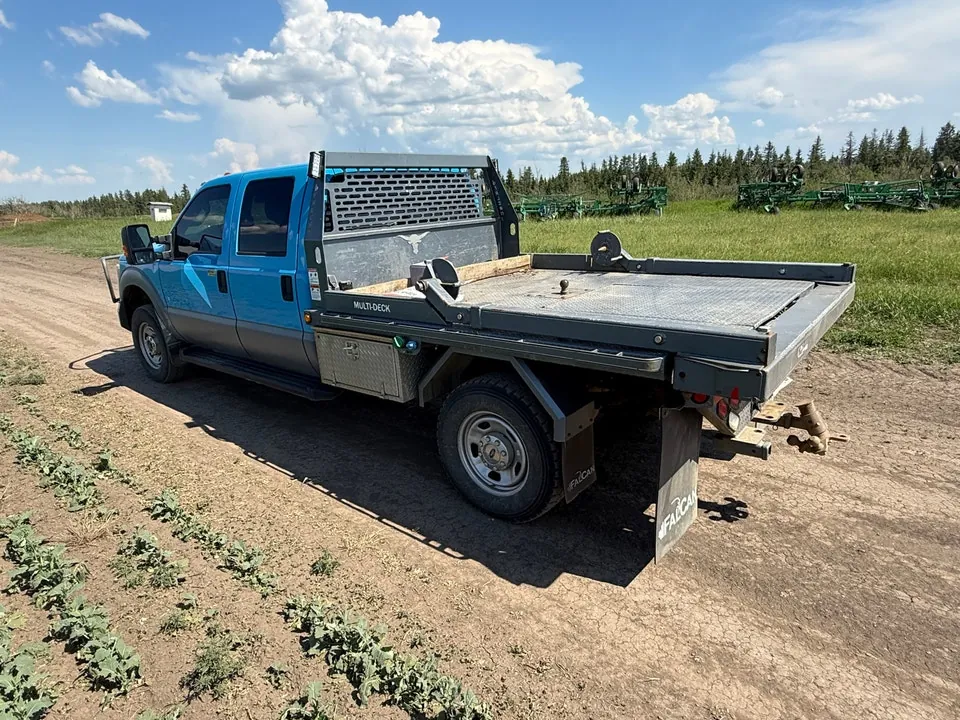 Ford F350 2015 photo 2