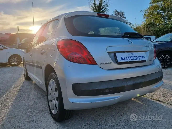 Peugeot 207 2009 photo 4