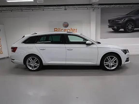 Skoda Superb 2023 photo 5