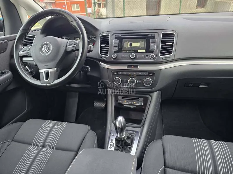 Volkswagen Sharan 2012 photo 2