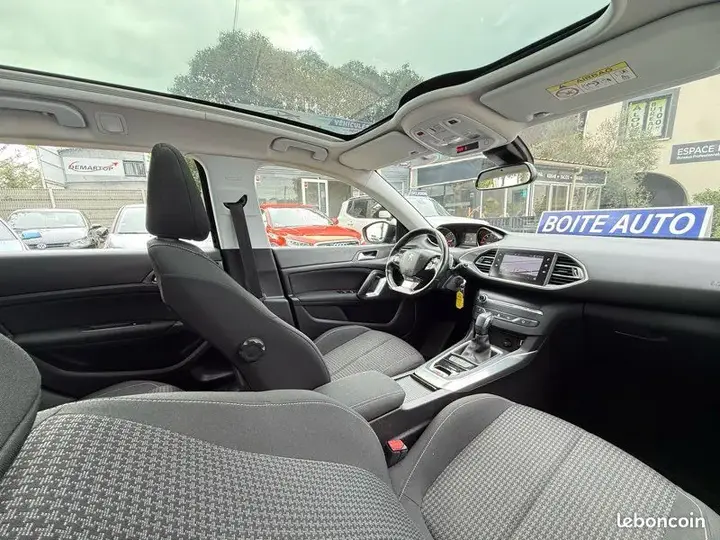 Peugeot 308 2019 photo 5