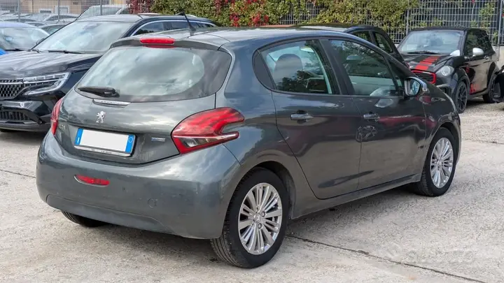 Peugeot 208 2017 photo 4