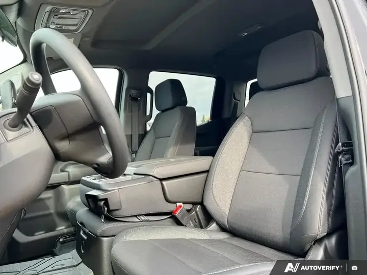 Chevrolet Silverado 1500 2026 photo 2
