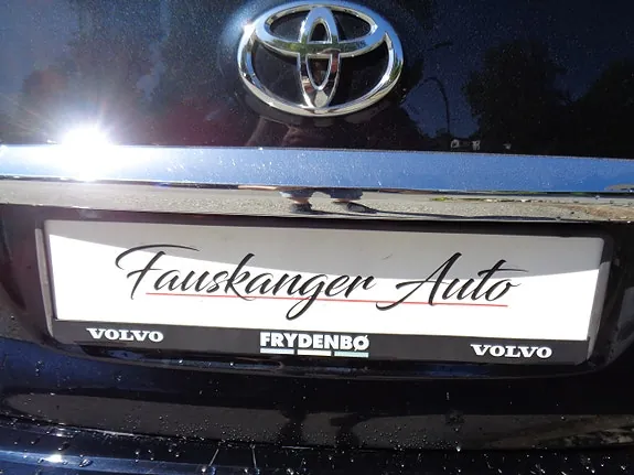 Toyota Avensis 2012 photo 5