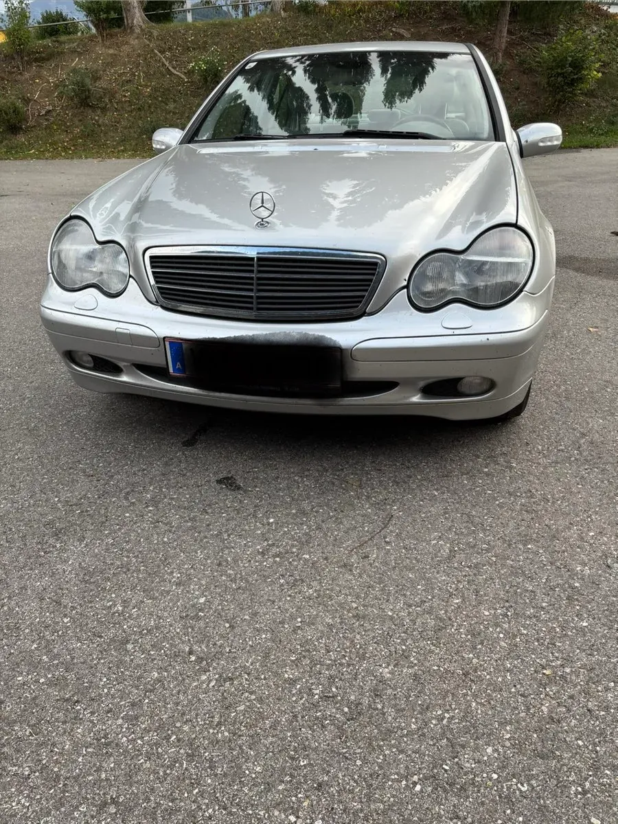 Mercedes-Benz C-Class 2003 photo 2
