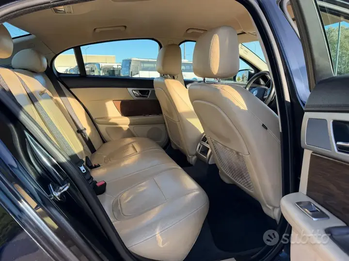 Jaguar Xf 2012 photo 5