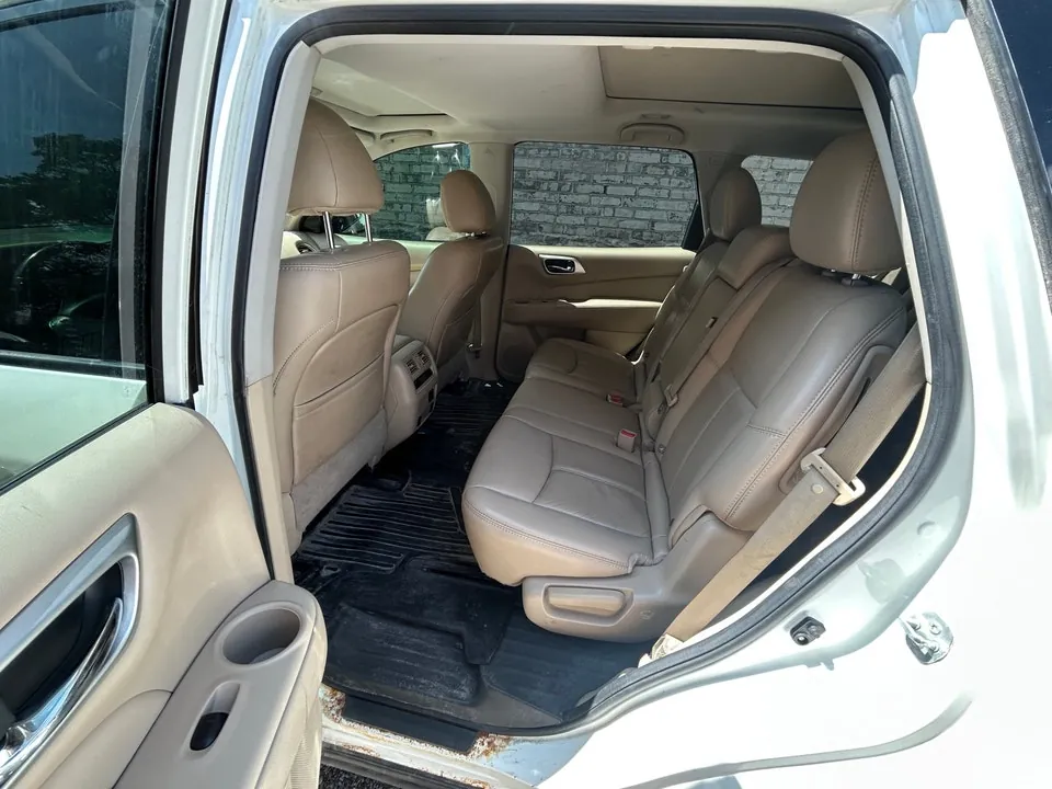 Nissan Pathfinder 2016 photo 2