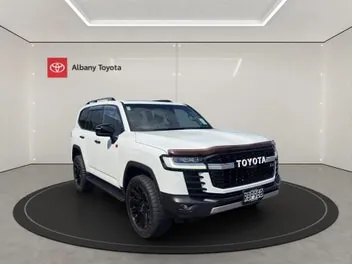 Toyota Land Cruiser 2023 photo 2