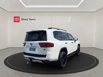 Toyota Land Cruiser 2023 photo 3
