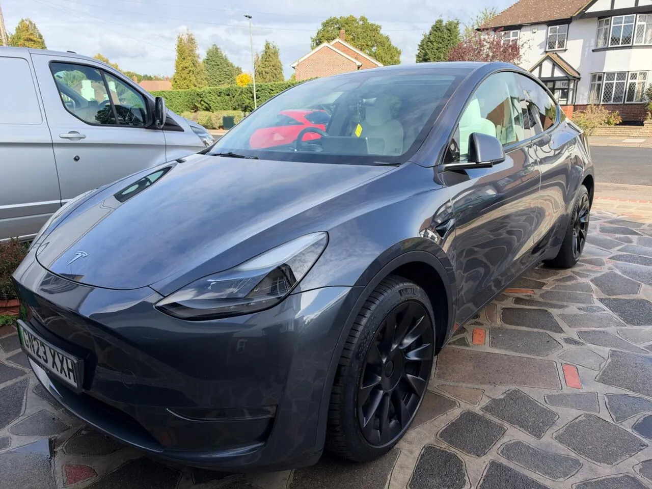 Tesla Model Y 2023 photo 2