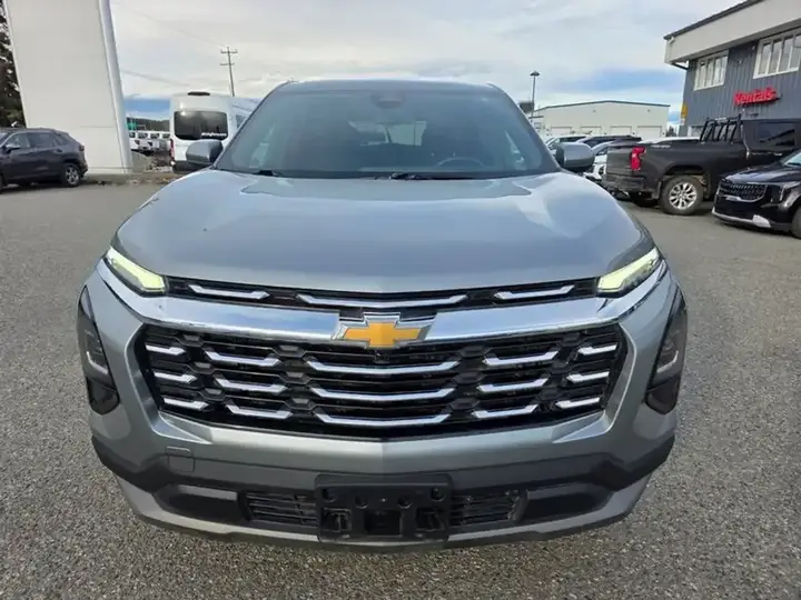 Chevrolet Equinox 2026 photo 2
