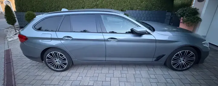 BMW 5 Series 2018 photo 3