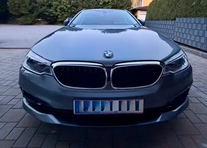 BMW 5 Series 2018 photo 2