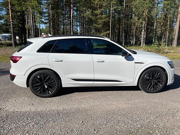 Audi Q8 E-Tron 2024 photo 3