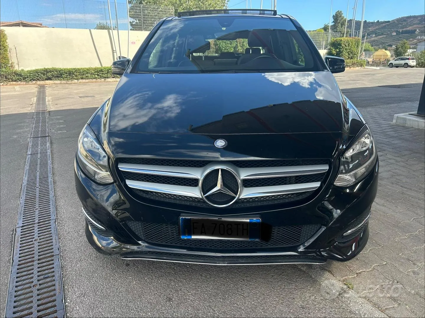 Mercedes-Benz B 180 2016 photo 2