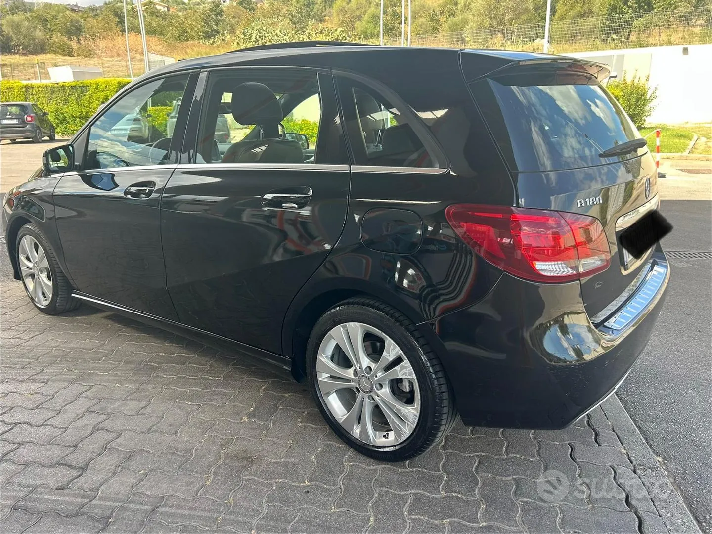 Mercedes-Benz B 180 2016 photo 3