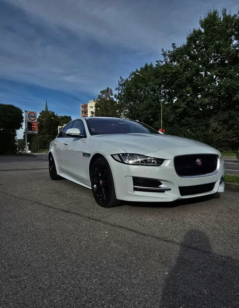 Jaguar Xe