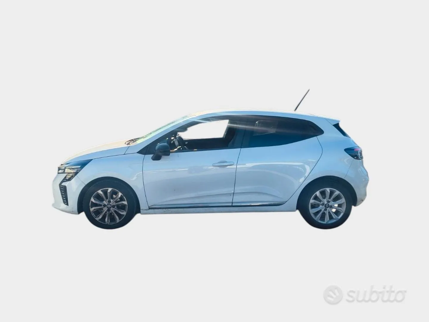 Renault Clio 2024 photo 2