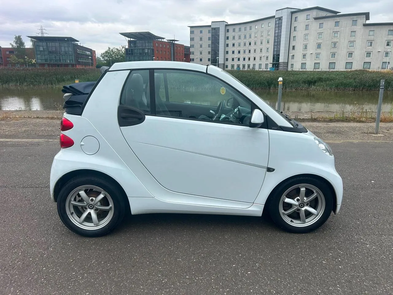 Smart Fortwo 2011 photo 2