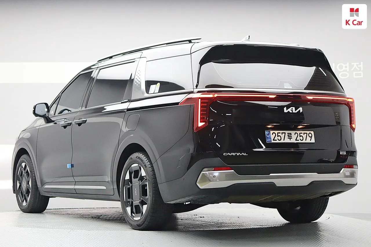 Kia Carnival 2025 photo 2