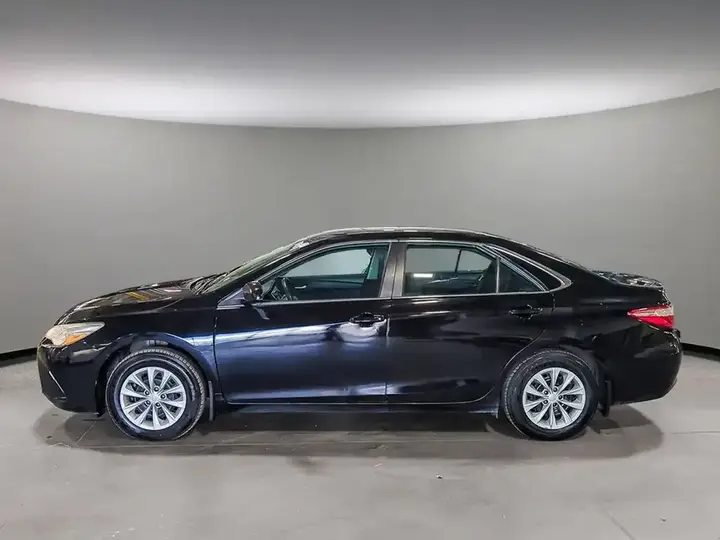 Toyota Camry 2017 photo 3
