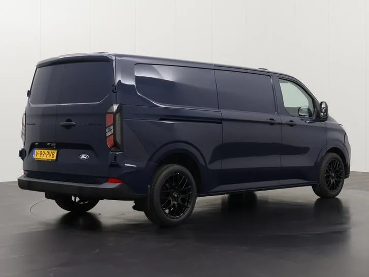 Ford Transit Custom 2024 photo 2