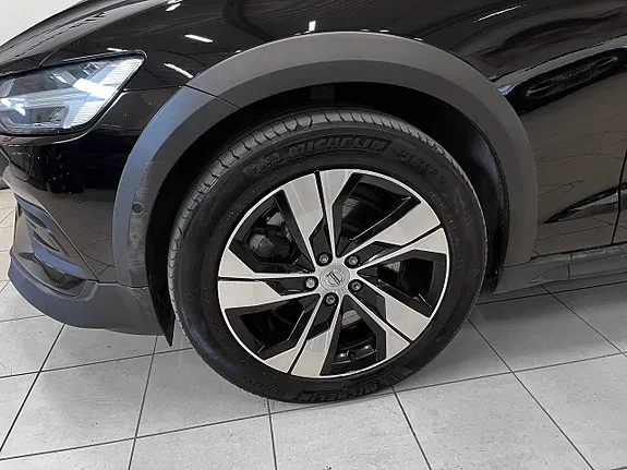 Volvo V60 Cross Country 2022 photo 5