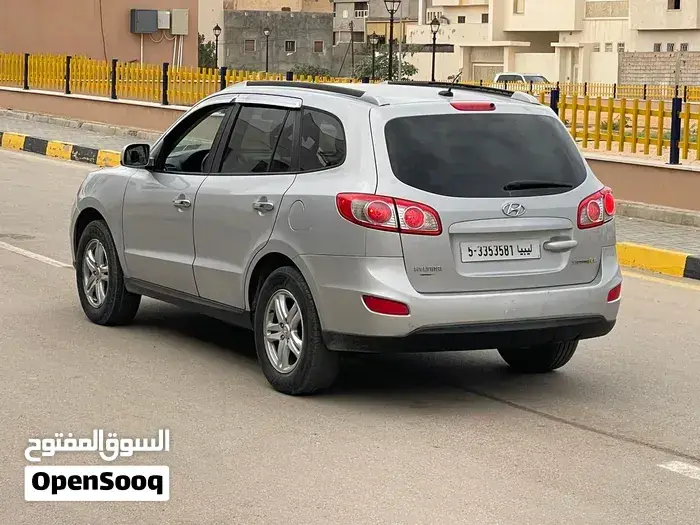 Hyundai Santa Fe 2012 photo 4