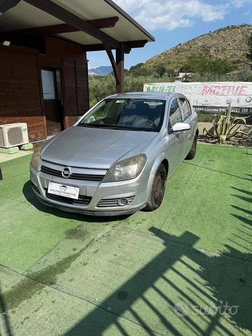 Opel Astra 2004 photo 2