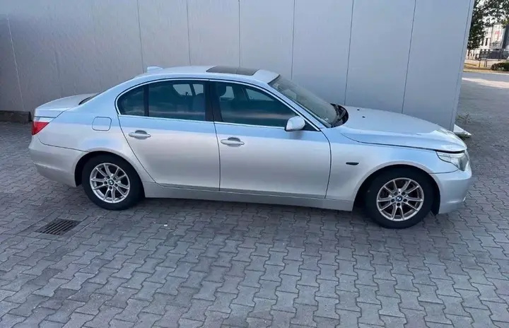 BMW 520I E60