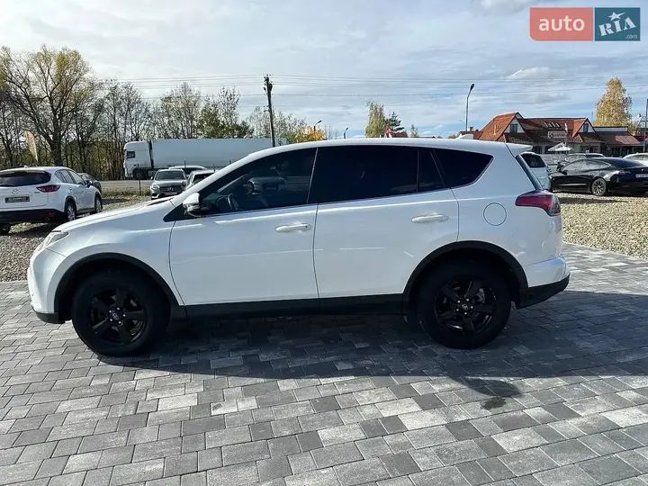 Toyota Rav4 2016 photo 4