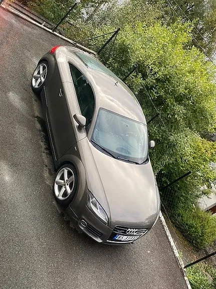 Audi Tt 2011 photo 2