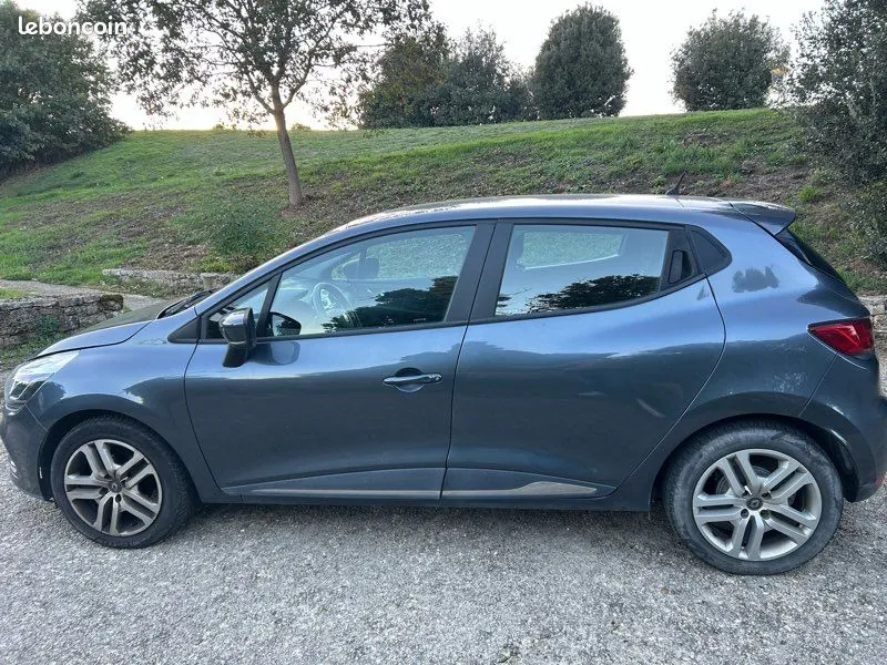 Renault Clio 2019 photo 2