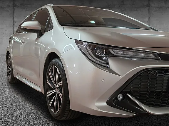 Toyota Corolla 2023 photo 2