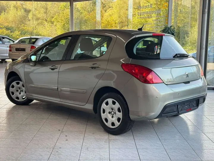 Peugeot 308 2013 photo 3