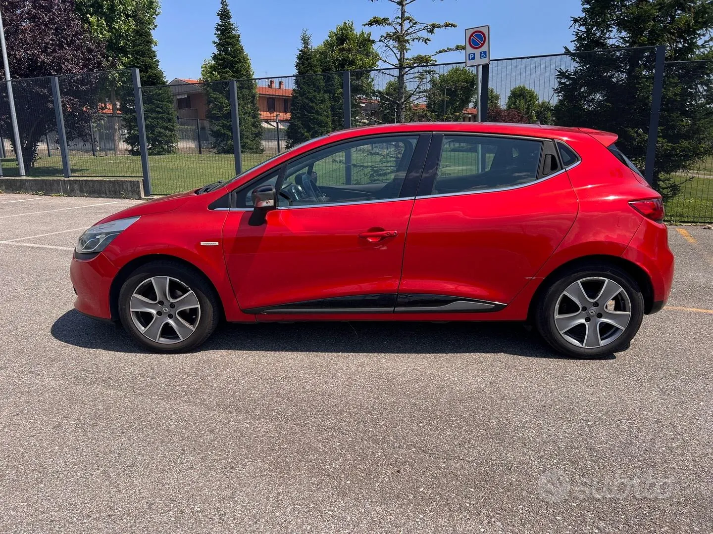 Renault Clio 2014 photo 2