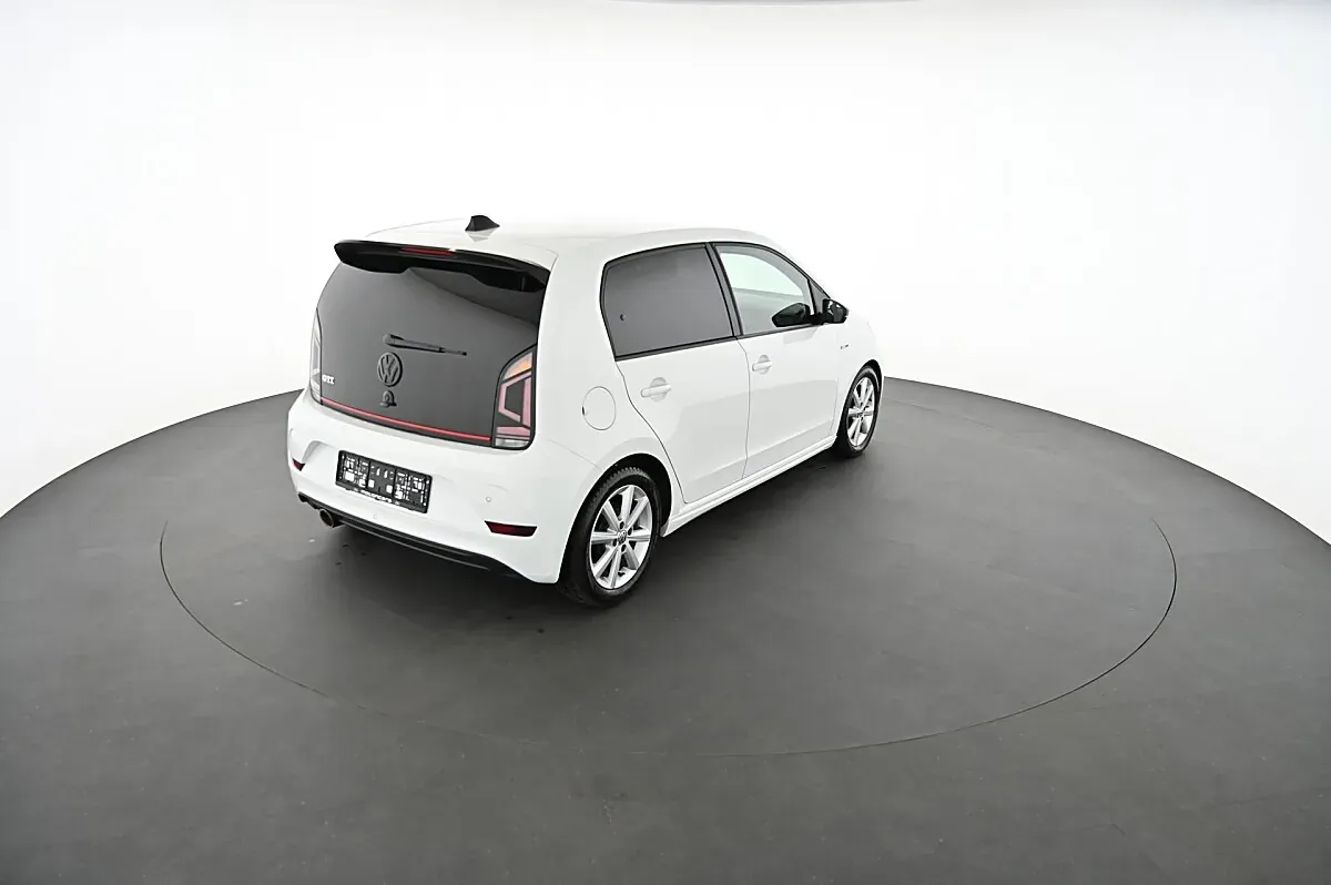 Volkswagen Up 2019 photo 2
