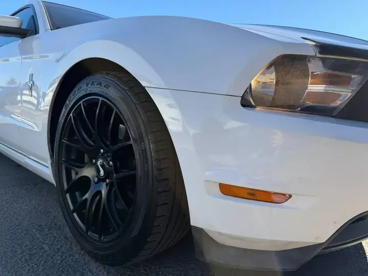 Ford Mustang 2011 photo 4