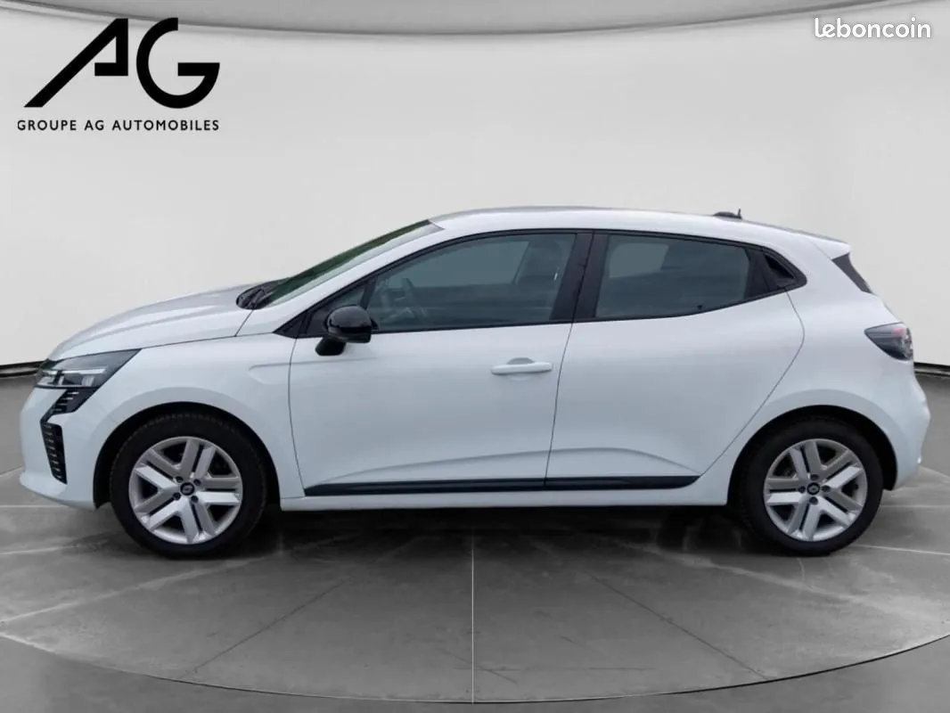 Renault Clio 2024 photo 2