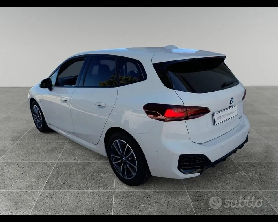 BMW 2 Series Active Tourer 2026 photo 2