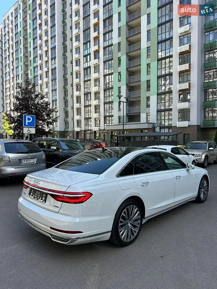 Audi A8 2019 photo 2