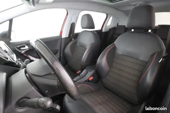 Peugeot 2008 2017 photo 5