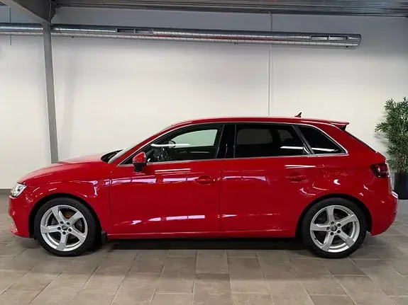 Audi A3 2017 photo 2