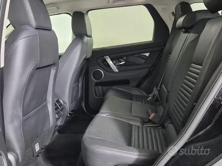 Land Rover Discovery Sport 2023 photo 5
