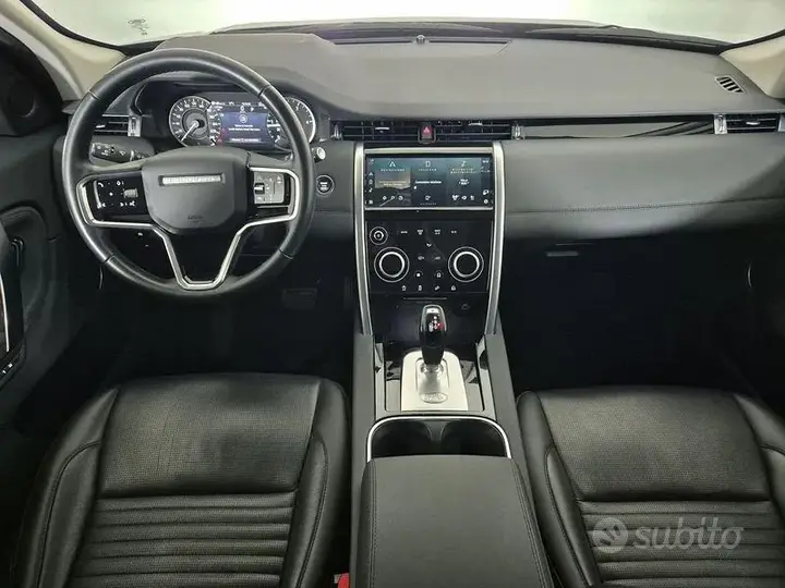 Land Rover Discovery Sport 2023 photo 4