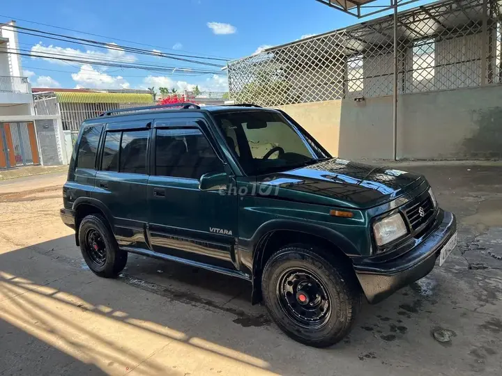 Suzuki Vitara 2005 photo 2